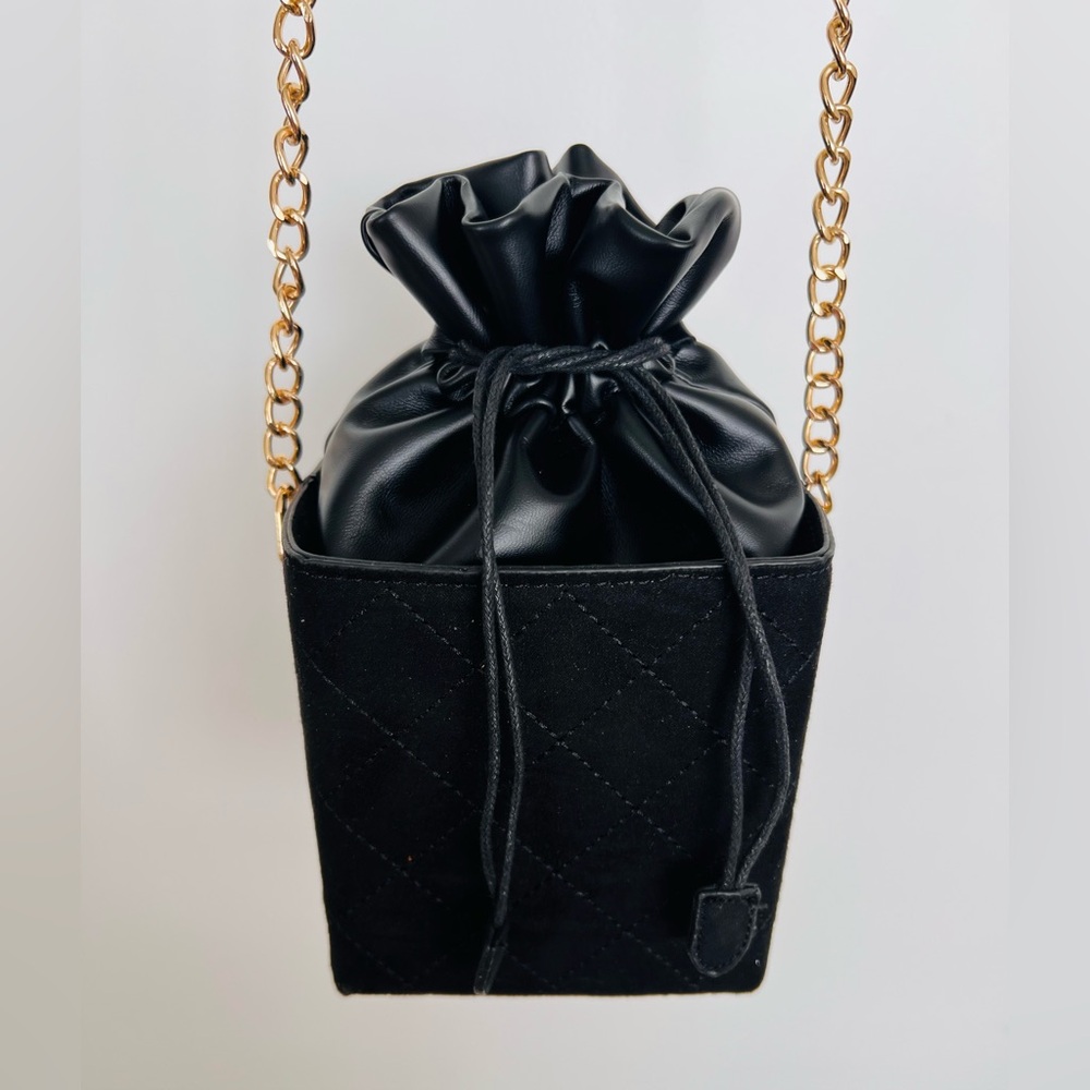 Elegant Black Quilted Bucket Bag - V-Day!<3